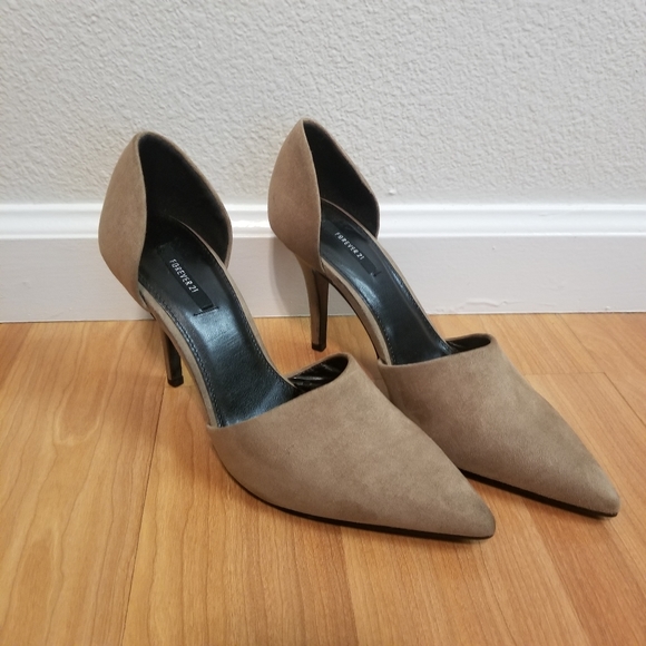 Forever 21 Shoes - Forever 21 tan suede heel